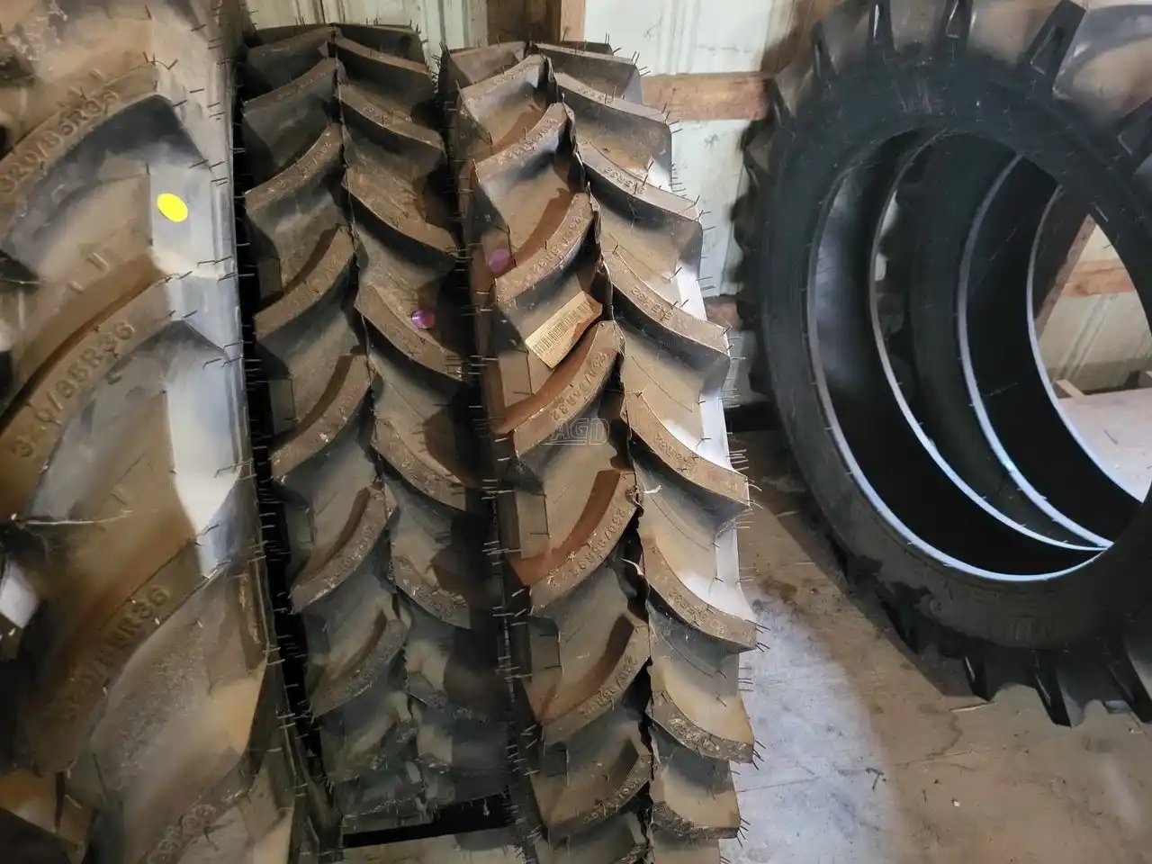 Petlas 230/95R32 Pneus