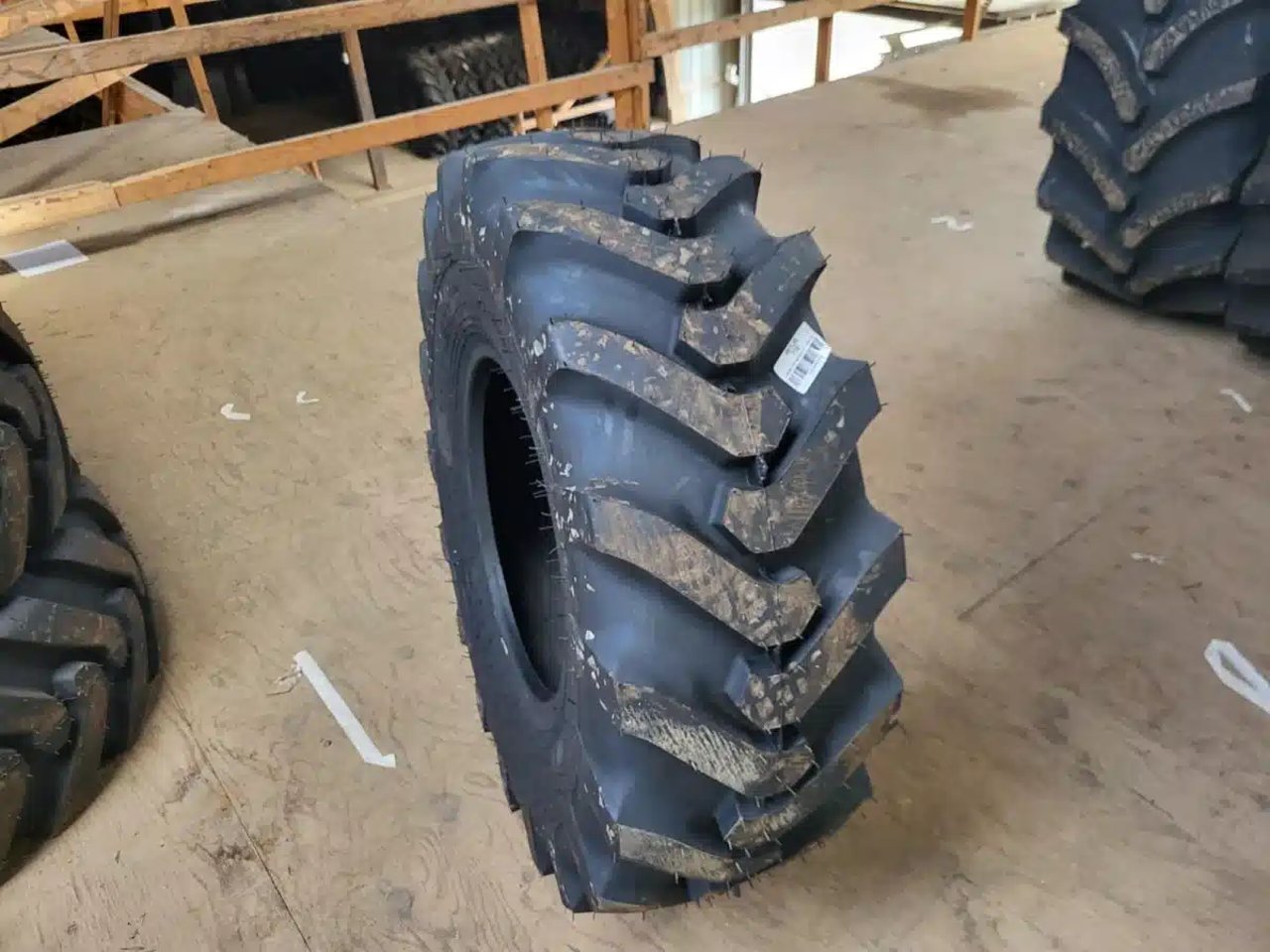 Petlas 340/80R18 Pneus