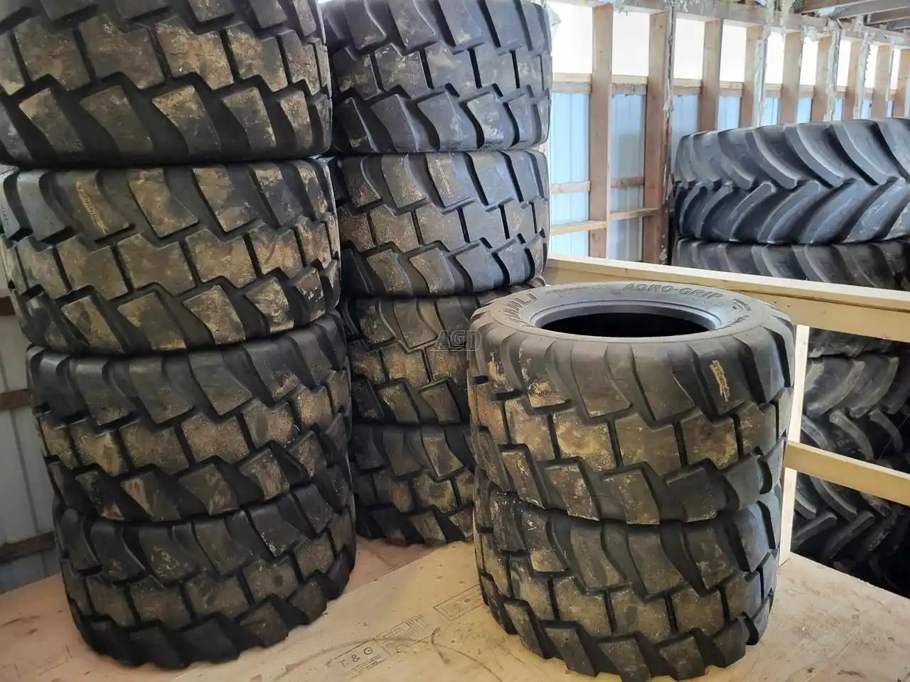 Tianli 560/45R22.5 Pneus