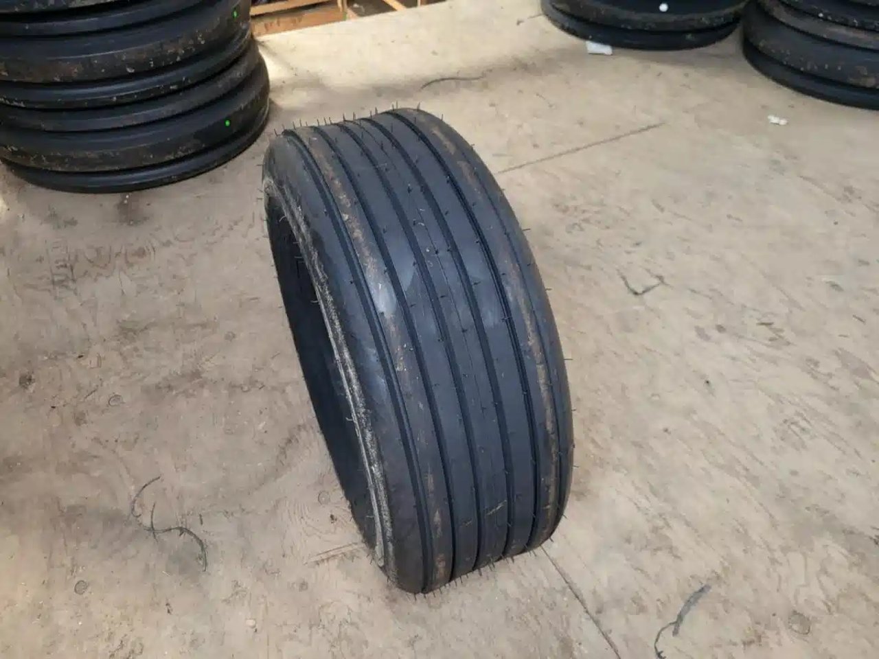 Petlas 9.5L-14 Pneus