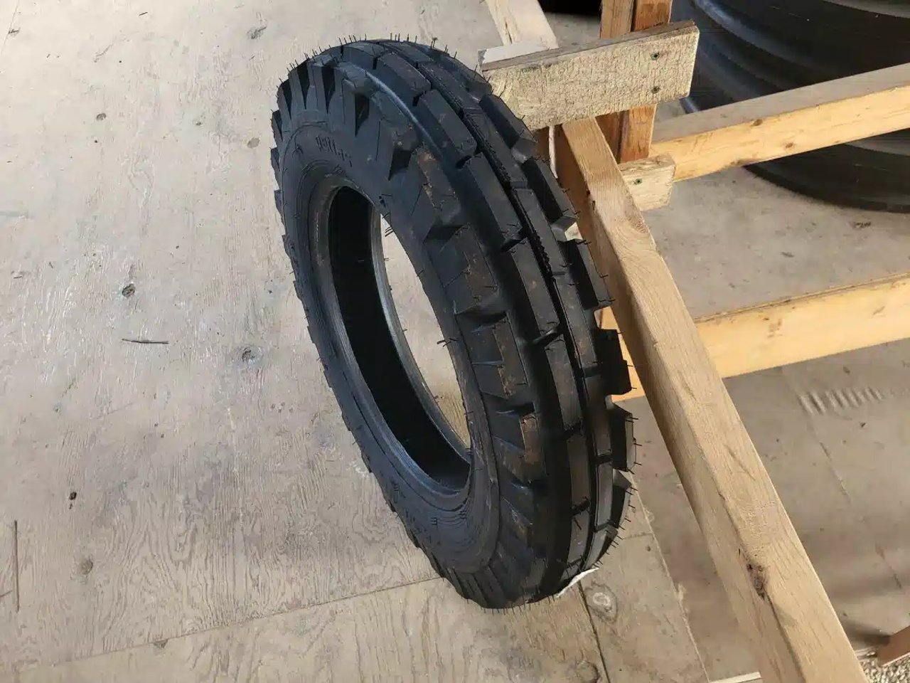 Petlas 5.50-16 Pneus