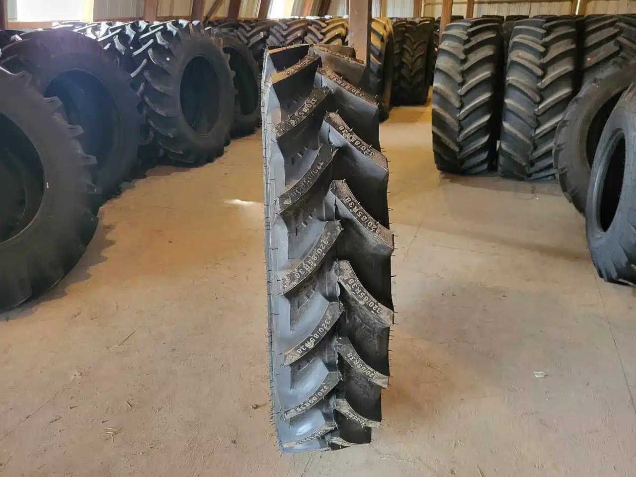 Petlas 320/85R38 Pneus