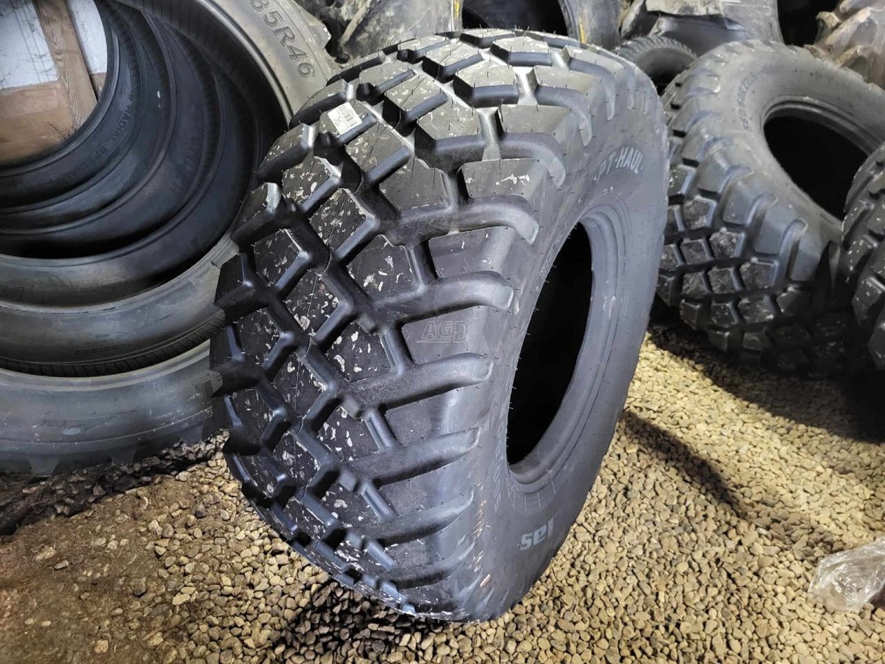 Petlas 560/60R22.5 Pneus