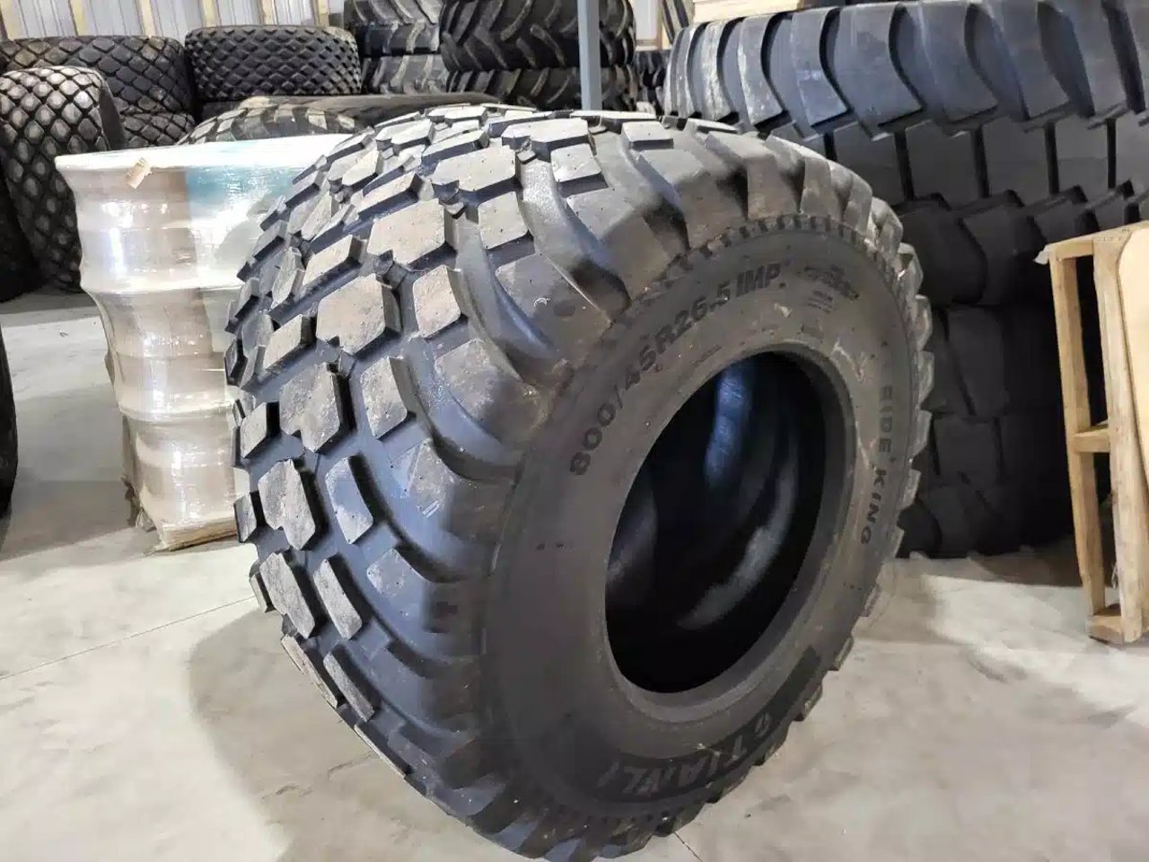 Tianli 800/45R26.5 Pneus