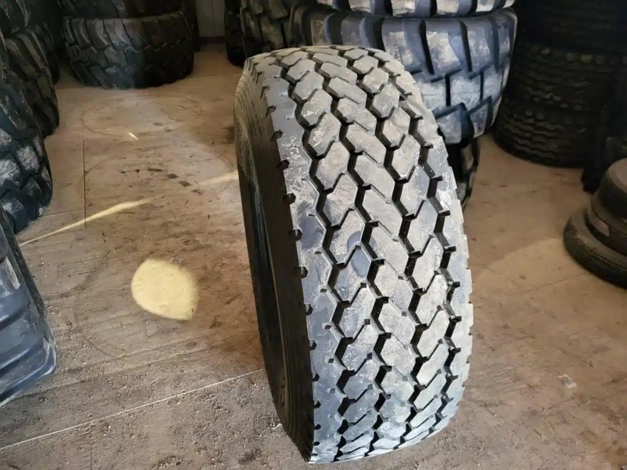 425/65R22.5 Pneus