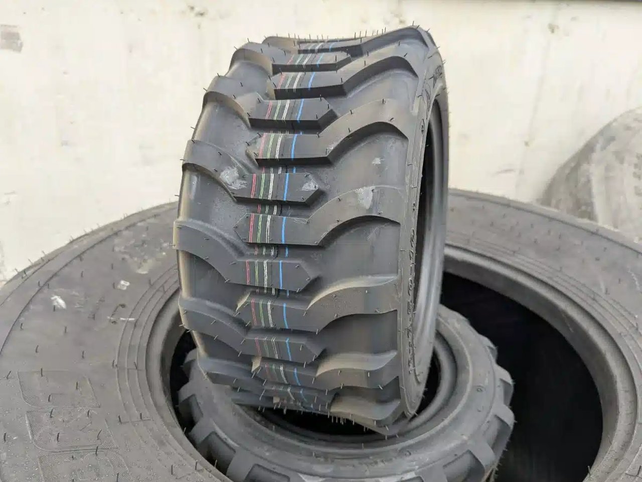 Multistar 18x8.50-10 Pneus