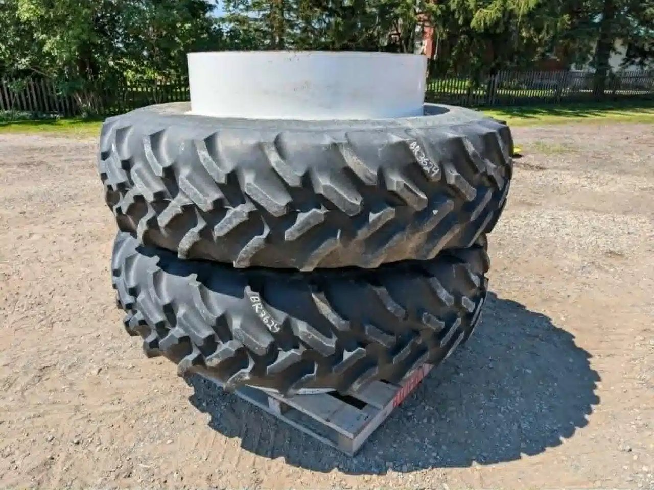 Goodyear 18.4R42 Pneus et roues