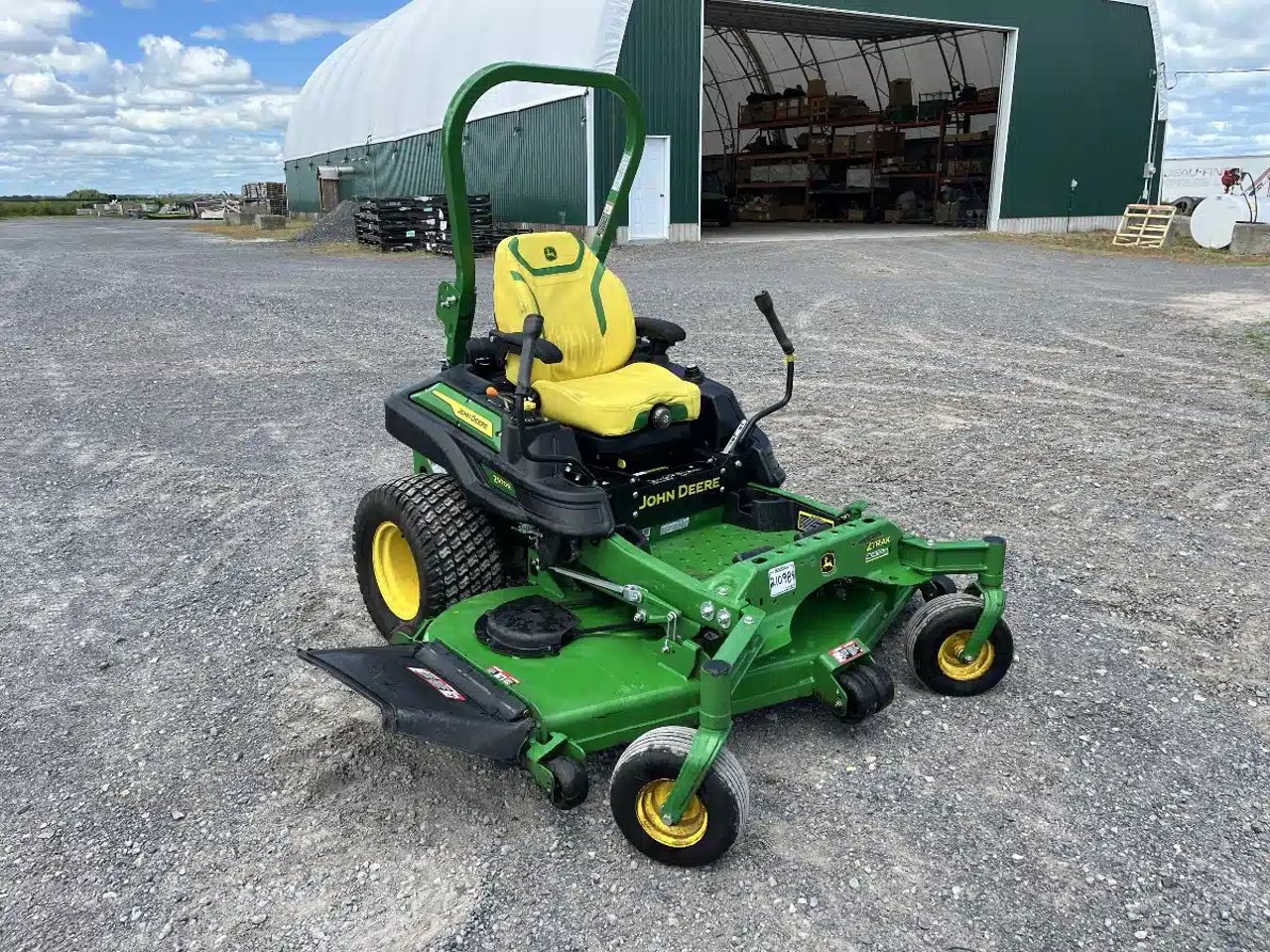 2023 John Deere Z970R Tondeuse à rayon de braquage zéro