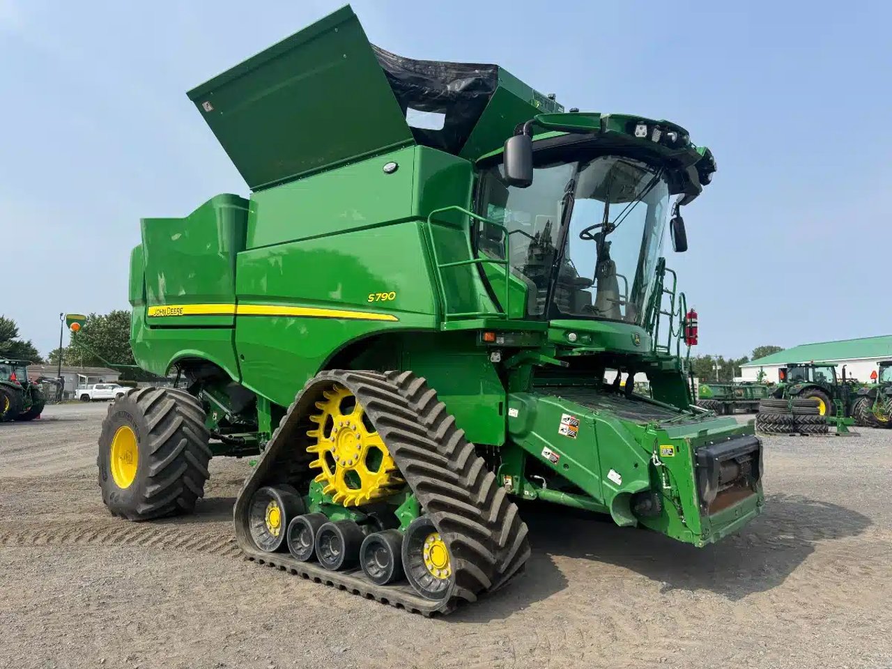 2023 John Deere S790 Batteuse