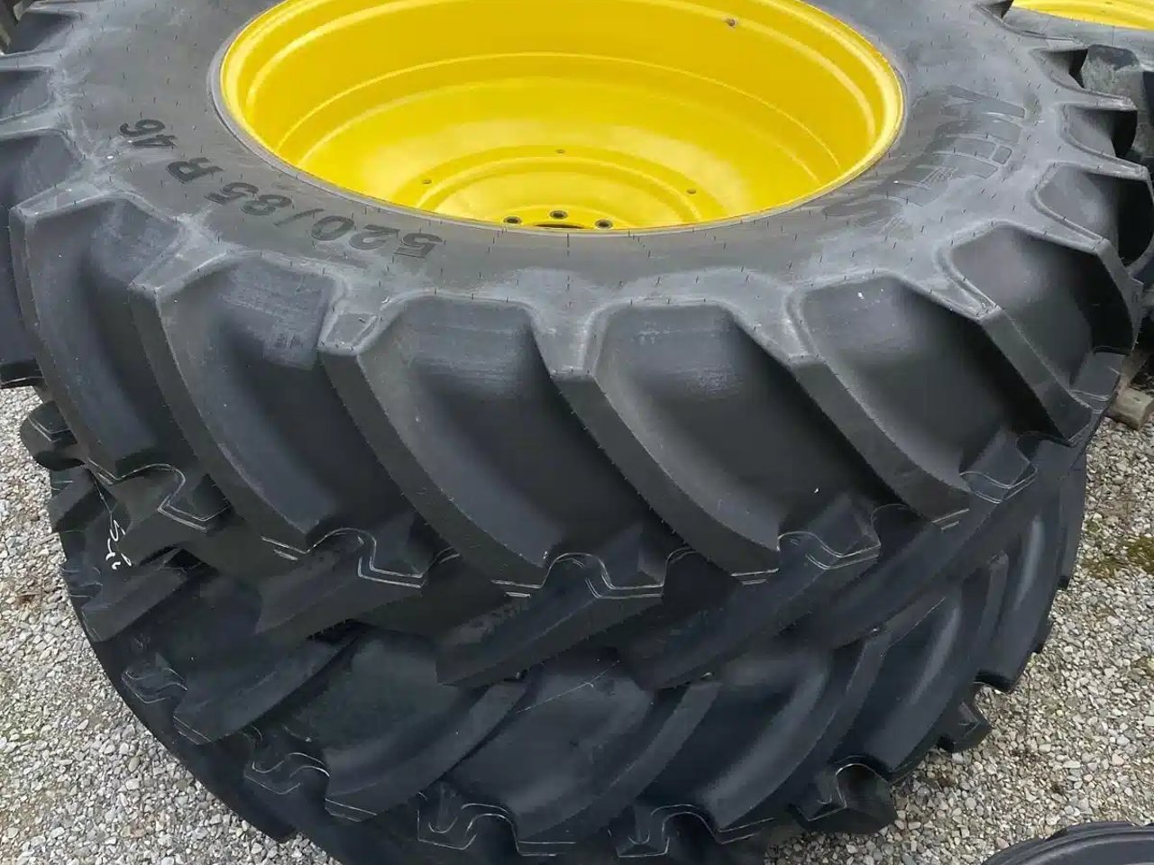 Mitas 520/85R46 Roues double
