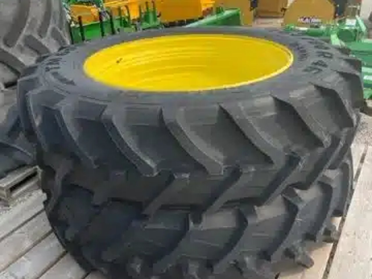 Trelleborg 4-480/80R46 2-420/85R30 Pneus et roues