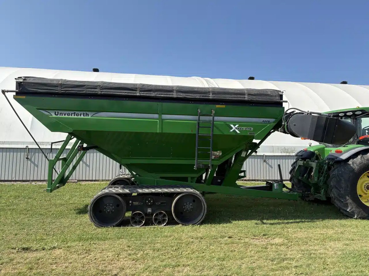 2019 Unverferth 1119 ON TRACKS Chariot à Grain