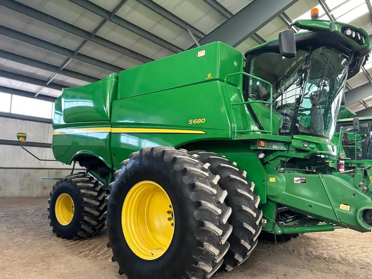 2012 John Deere S680 Batteuse