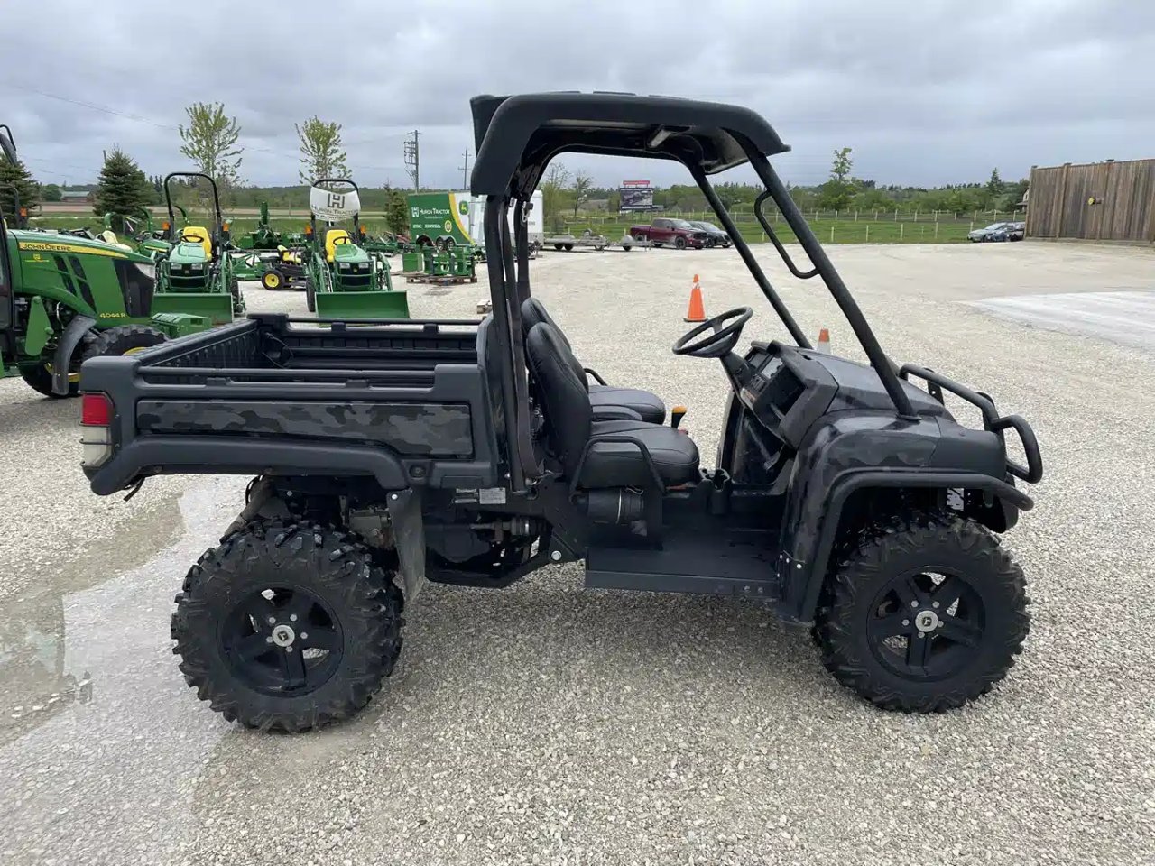 2011 John Deere XUV 825I Véhicule utilitaire