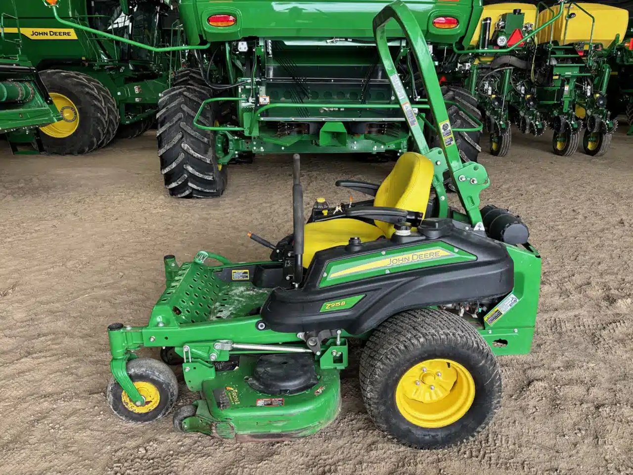 2015 John Deere Z915B Tondeuse à rayon de braquage zéro