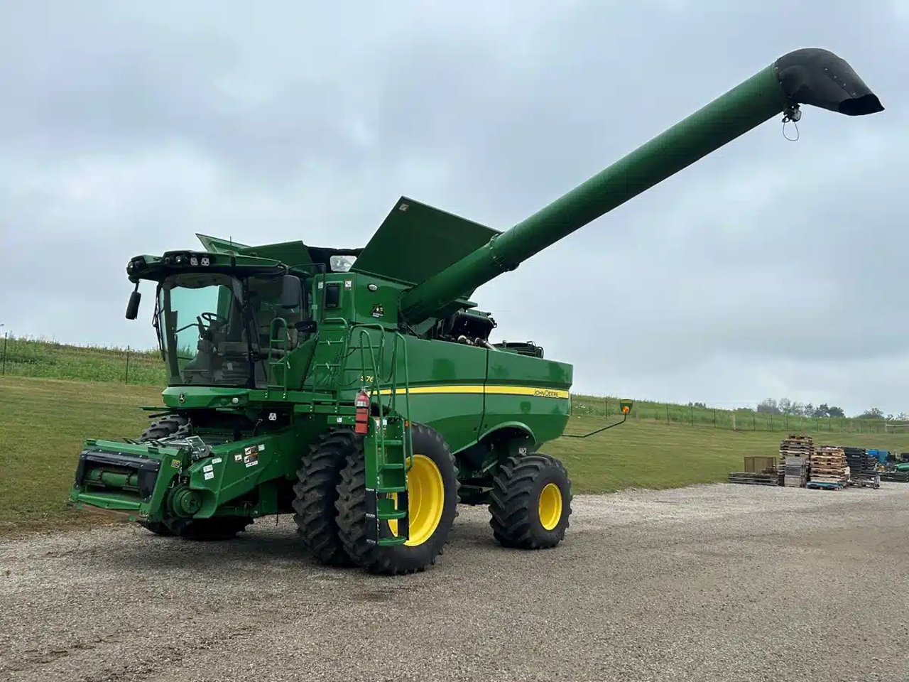 2022 John Deere S760 Batteuse