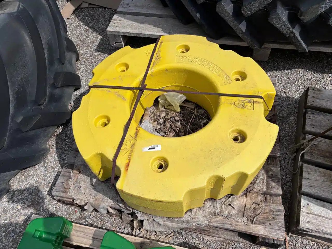 John Deere 931KG REAR OUTER WHEEL WEIGHTS Pneus