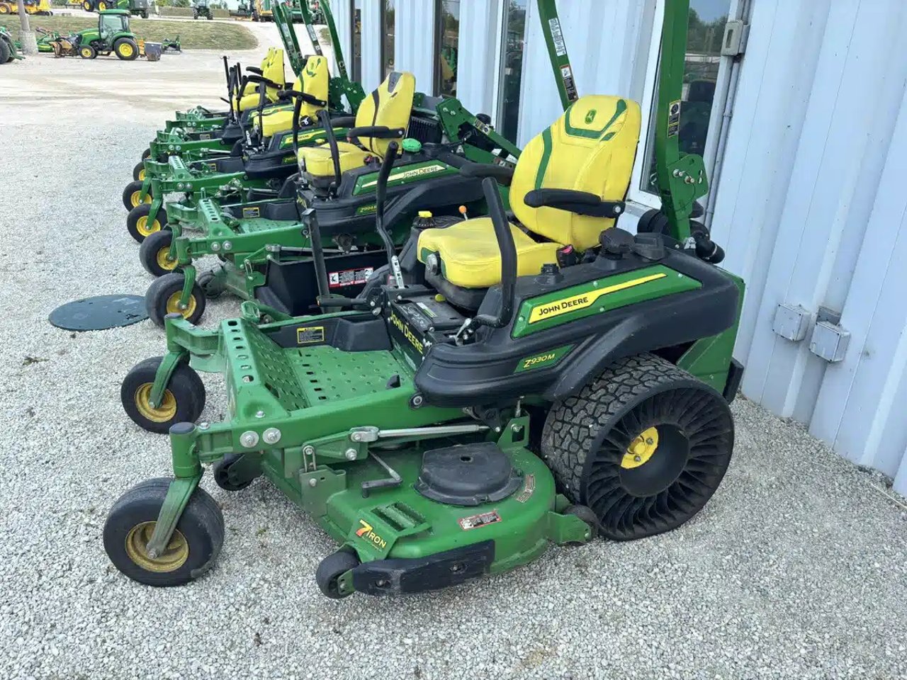 2023 John Deere Z930M Tondeuse à rayon de braquage zéro