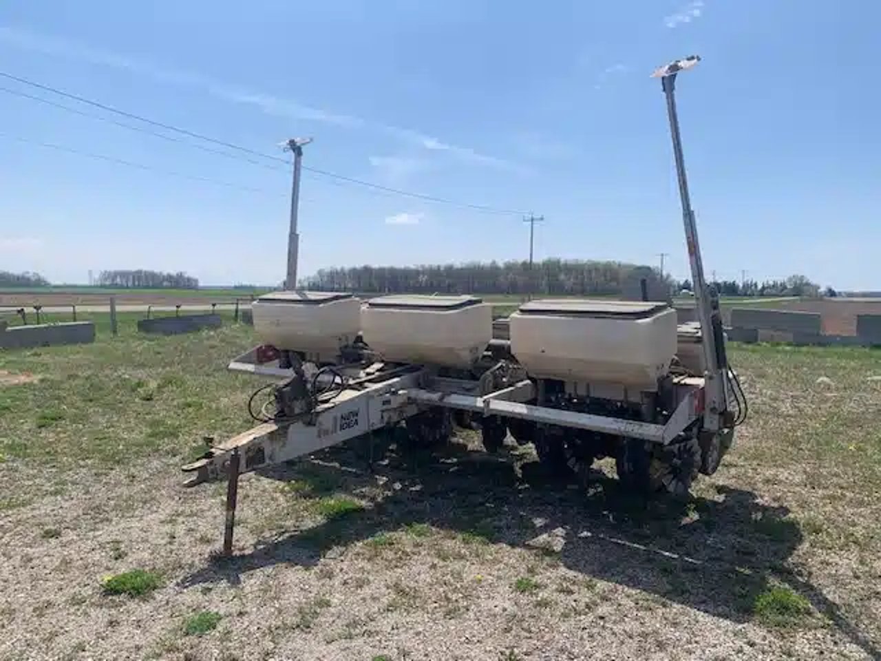 New Idea 9800 Planteur