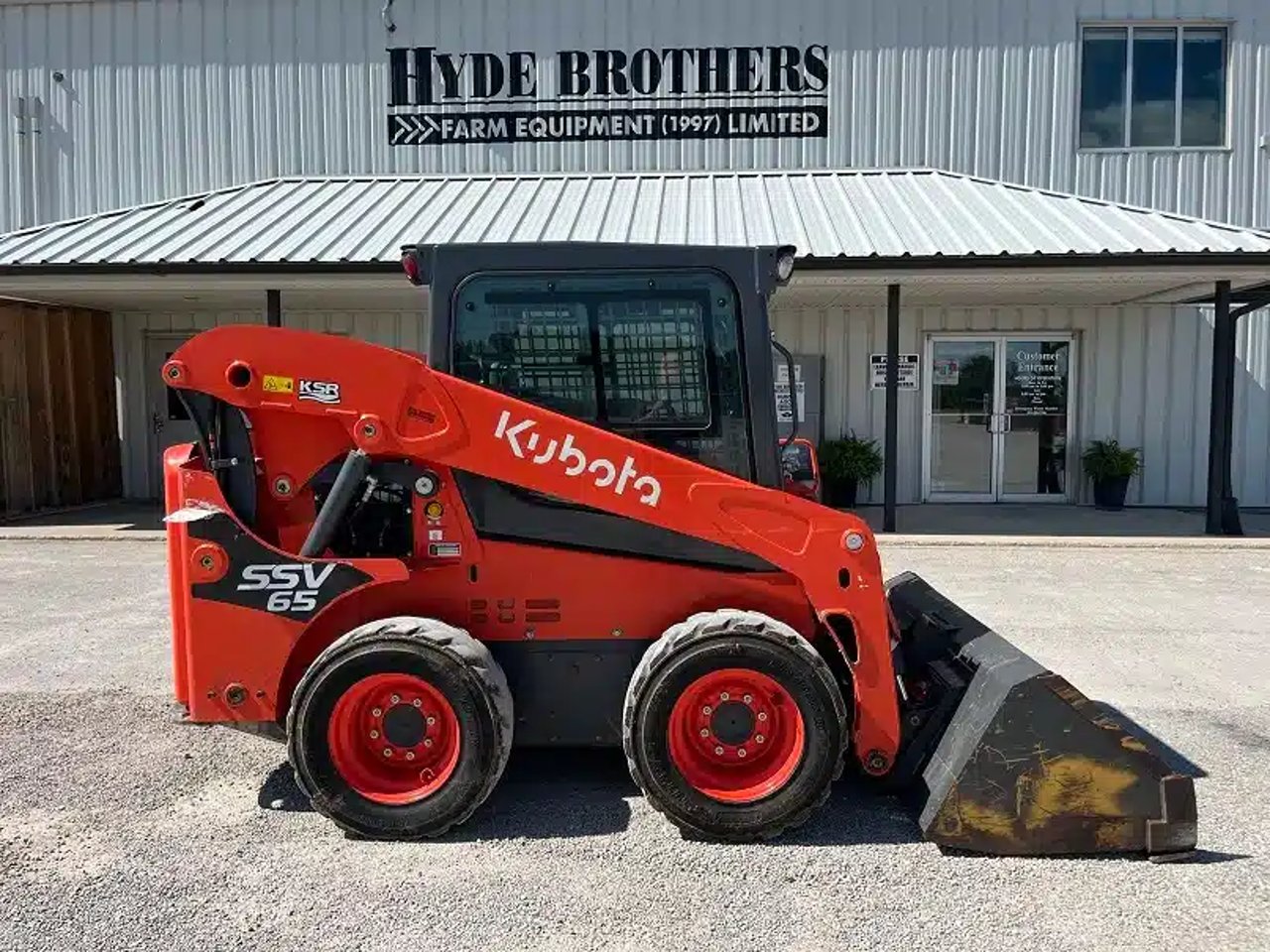 2023 Kubota SSV65 chargeuse à direction à glissement