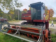 Massey Ferguson 550 Batteuse