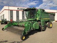 2014 John Deere T670 Batteuse