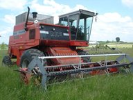 Massey Ferguson 850 Batteuse