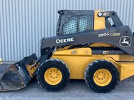 2020 John Deere 330G chargeuse à direction à glissement