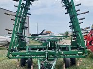 John Deere 42' JD680 Cultivateur Sous-soleur