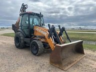 2019 Case 590SN Rétrocaveuse