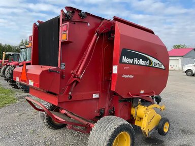2003 New Holland BR740 Presse à Balle Ronde — photo 2