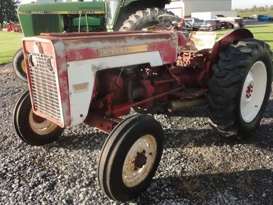 International Harvester 434 Tracteur — photo 2