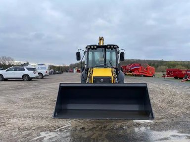 2022 New Holland B75D Rétrocaveuse — photo 2