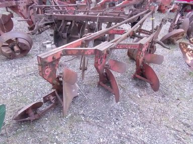 Massey Ferguson 74 Charrue — photo 2