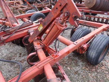 Massey Ferguson 820 Disque — photo 2