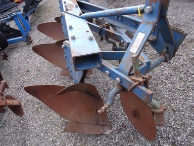 Ford 130 Charrue — photo 2