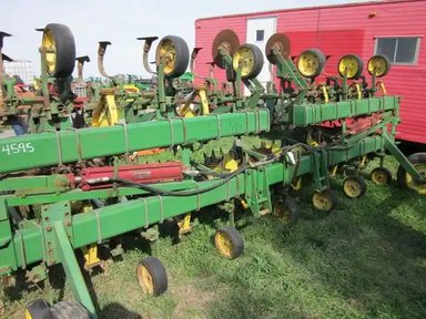 John Deere 85 Cultivateur — photo 2