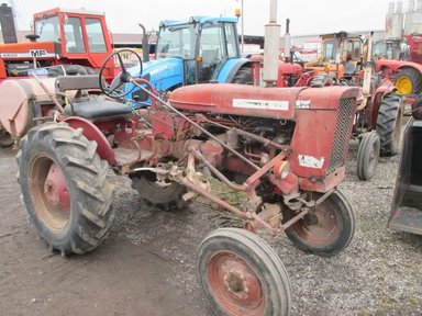 International Harvester 140 Tracteur — photo 2
