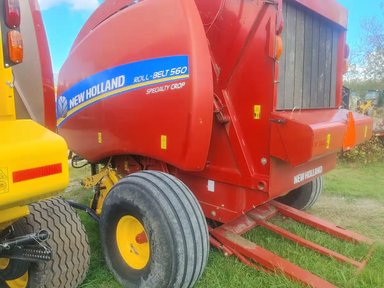 2017 New Holland ROLL-BELT 560 Presse à Balle Ronde — photo 2