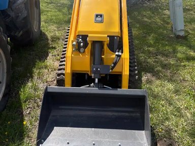2025 New Holland Construction C 314 chargeuse à direction à glissement — photo 2