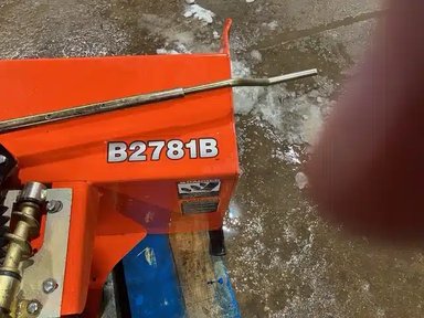 Kubota B2781B Souffleur à neige — photo 2