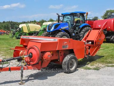 Massey Ferguson 224 presse à balle carrée - petite — photo 2