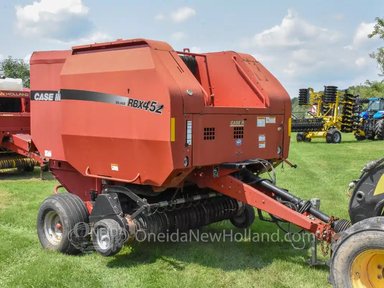 2003 Case IH RBX452 Presse à Balle Ronde — photo 2