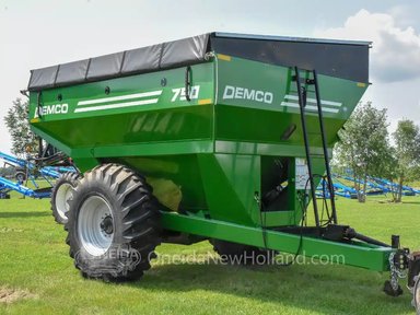2025 Demco 750 Chariot à Grain — photo 2