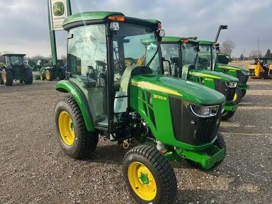 2025 John Deere 3033R Tracteur — photo 2