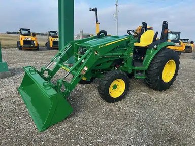 2025 John Deere 4044R Tracteur — photo 2