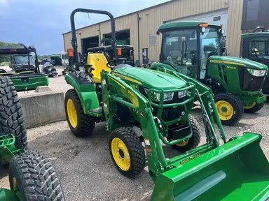2026 John Deere 2038R Tracteur — photo 2