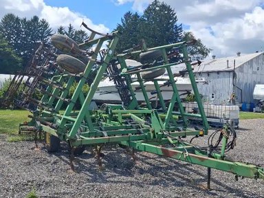 1997 John Deere 980 Cultivateur — photo 2