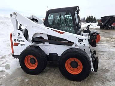 2020 Bobcat S850 chargeuse à direction à glissement — photo 2