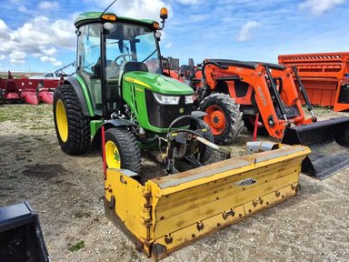 2023 John Deere 4066R Tracteur — photo 2